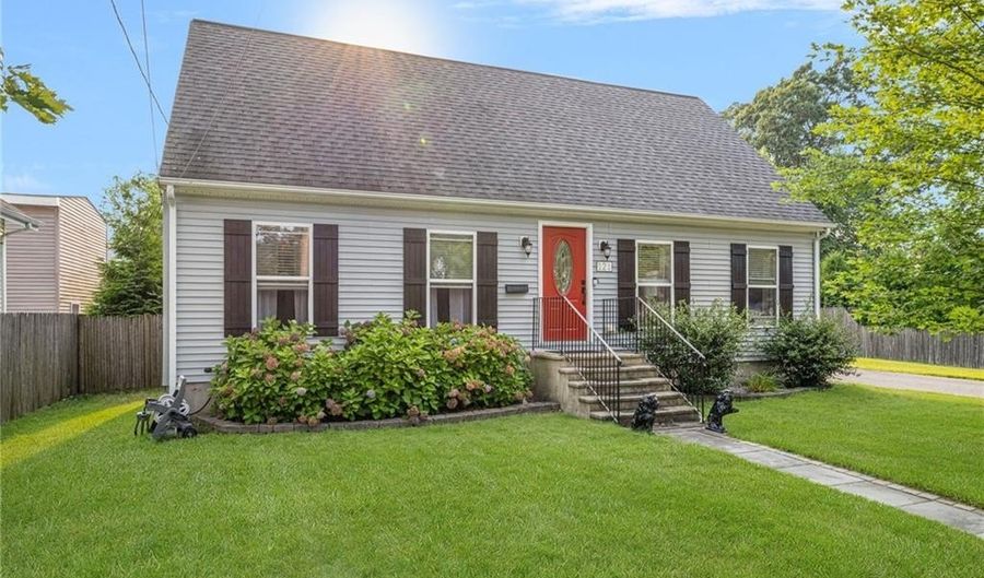 121 Spofford Ave, Warwick, RI 02888 - 4 Beds, 2 Bath