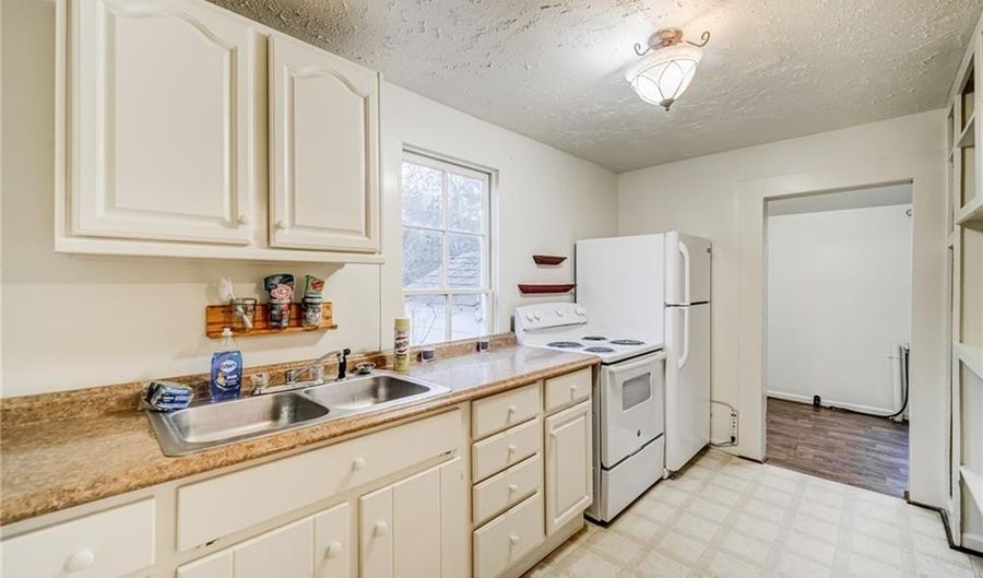 1290 Reavis Mountain Rd, Ball Ground, GA 30107 - 2 Beds, 1 Bath