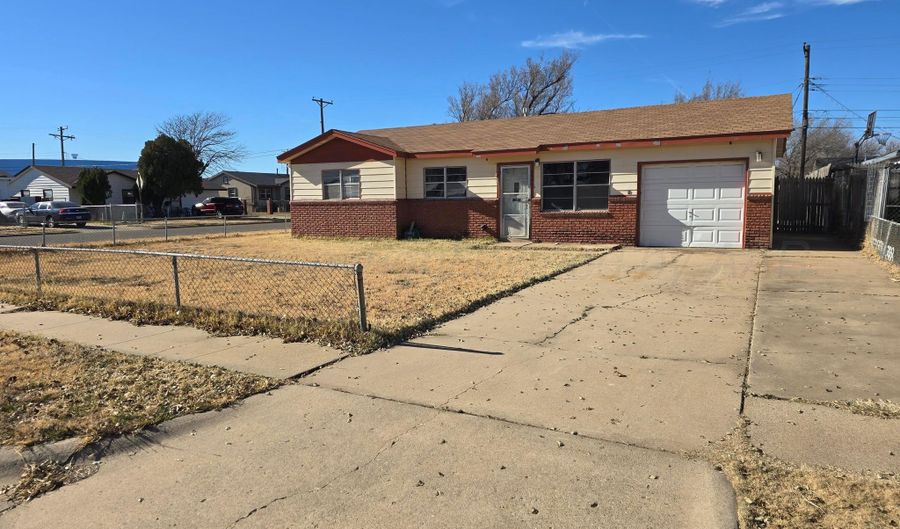 2501 N Bolton St, Amarillo, TX 79107 - 3 Beds, 1 Bath