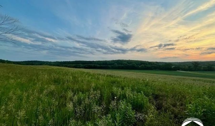 10 01 Acres M/L N 800 Rd, Baldwin City, KS 66006 - 0 Beds, 0 Bath
