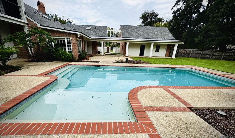 734 Woodview Ct, Baton Rouge, LA 70810 - 6 Beds, 6 Bath