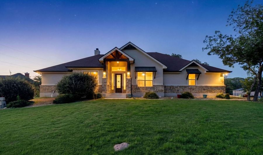 1009 Bluebonnet Ln, Adkins, TX 78101 - 4 Beds, 3 Bath