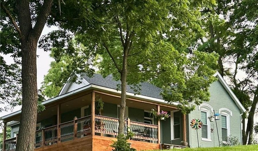 1316 SANTA FE St, Atchison, KS 66002 - 2 Beds, 1 Bath