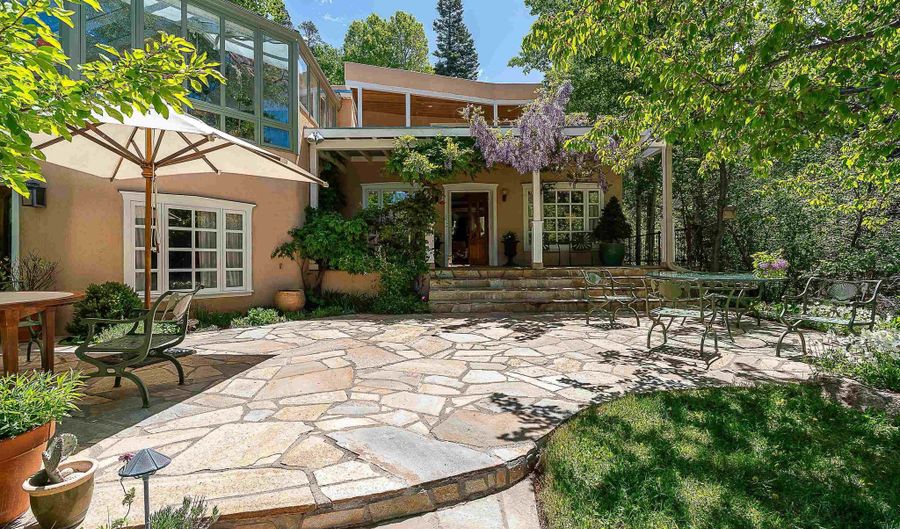 El Salto Rd, Arroyo Seco, NM 87514 - 4 Beds, 6 Bath