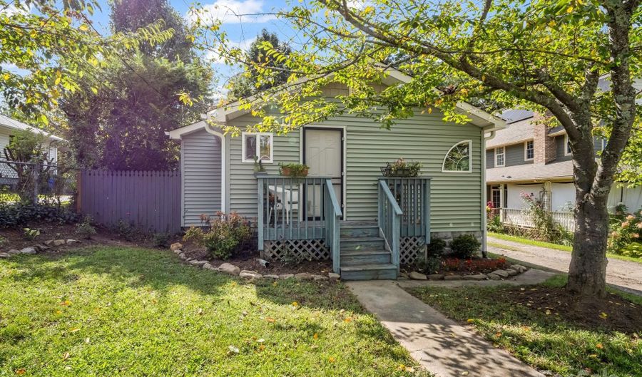 612 Marietta St, Asheville, NC 28803 - 3 Beds, 1 Bath