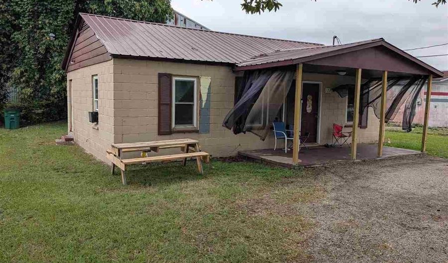 128 Durant St, Bishopville, SC 29010 - 2 Beds, 1 Bath