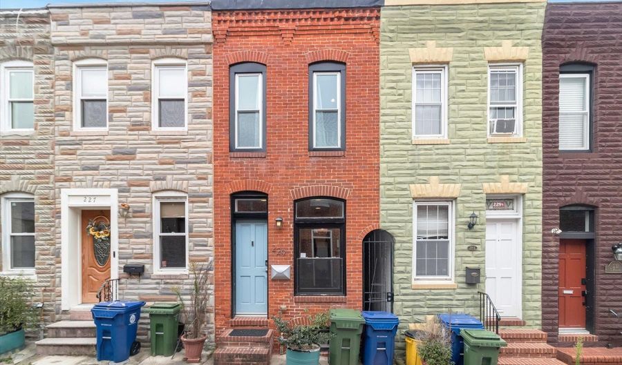 229 S MADEIRA St, Baltimore, MD 21231 - 2 Beds, 2 Bath