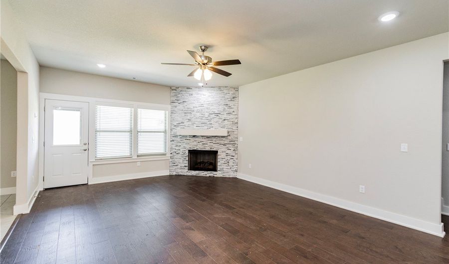 1930 Lordsburg Ct, Bentonville, AR 72713 - 4 Beds, 3 Bath