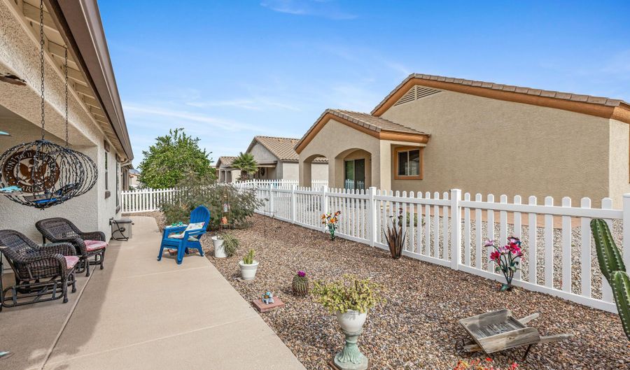 2101 S MERIDIAN Rd 199, Apache Junction, AZ 85120 - 3 Beds, 2 Bath