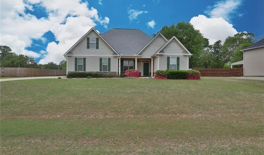 91 Seminole Trl, Fort Mitchell, AL 36856 - 3 Beds, 2 Bath