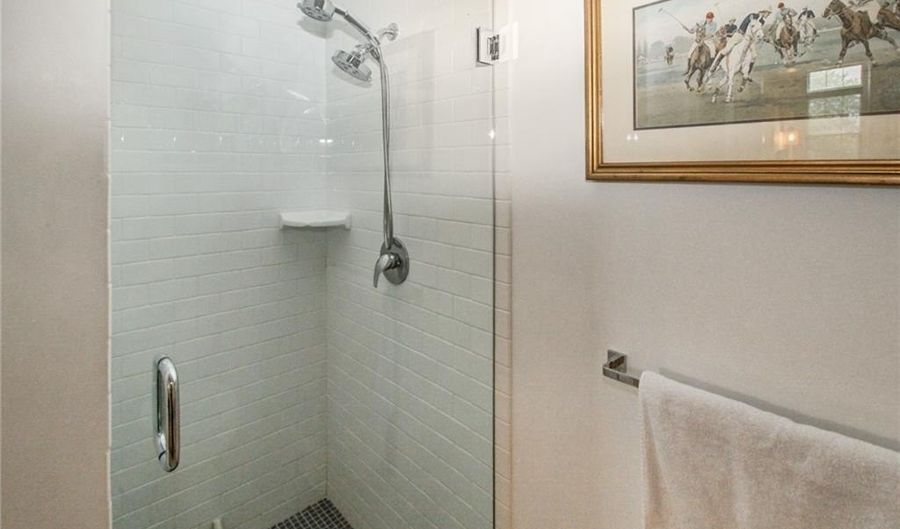 32 Carey Street St, Newport, RI 02840 - 2 Beds, 2 Bath