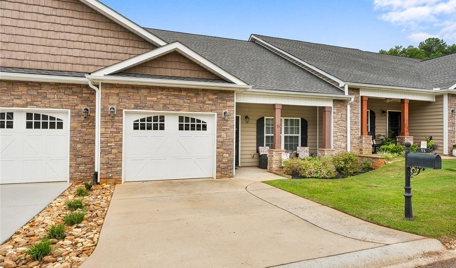 53 Hillsborough Dr, Anderson, SC 29621 - 2 Beds, 2 Bath