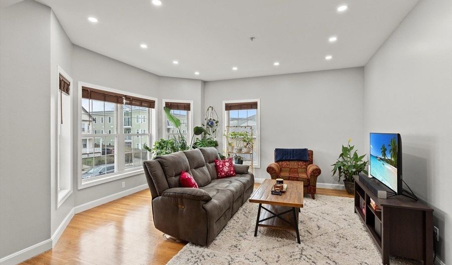 895 Hyde Park Ave 2, Boston, MA 02136 - 3 Beds, 2 Bath
