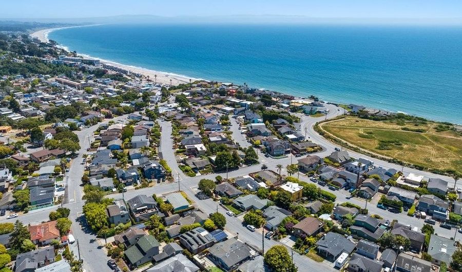 208 Valencia Ave, Aptos, CA 95003 - 3 Beds, 2 Bath