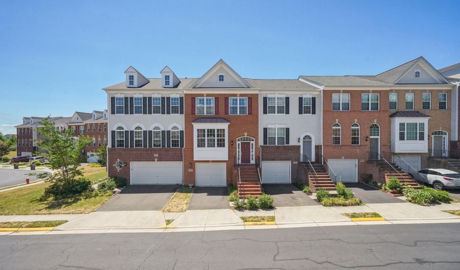 41685 ST ALBANS Ter, Aldie, VA 20105 - 3 Beds, 4 Bath