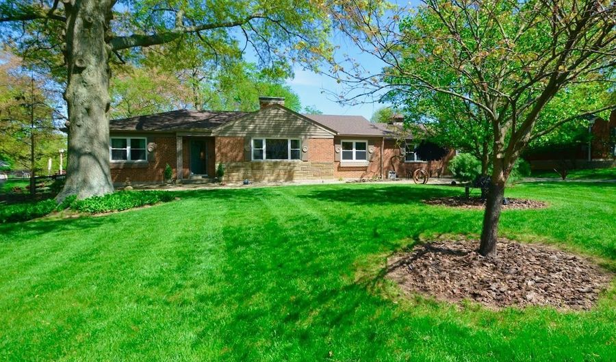 8300 Lynnehaven Dr, Amberley, OH 45236 - 3 Beds, 2 Bath