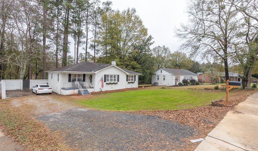 516 E Fredericks St, Anderson, SC 29621 - 3 Beds, 2 Bath