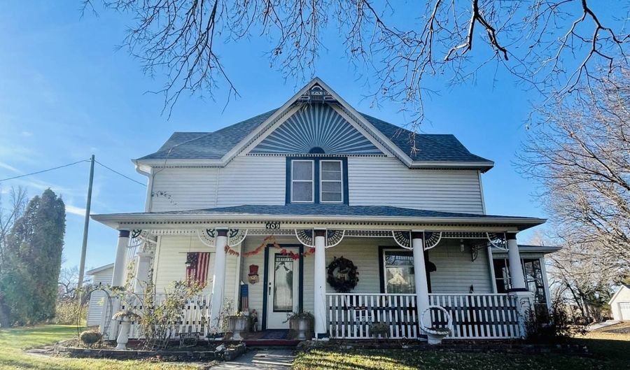 409 N Wilson St, Ainsworth, NE 69210 - 5 Beds, 5 Bath