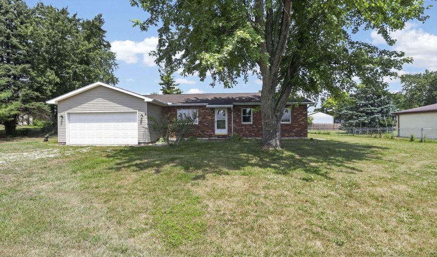5062 Ashville Rd, Ashville, OH 43103 - 3 Beds, 1 Bath