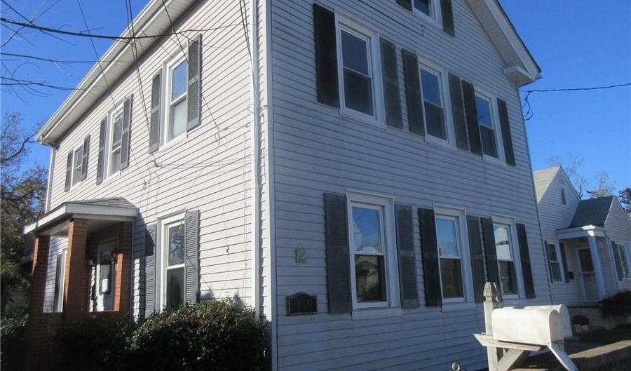 157 Tangent St, East Providence, RI 02914 - 5 Beds, 2 Bath