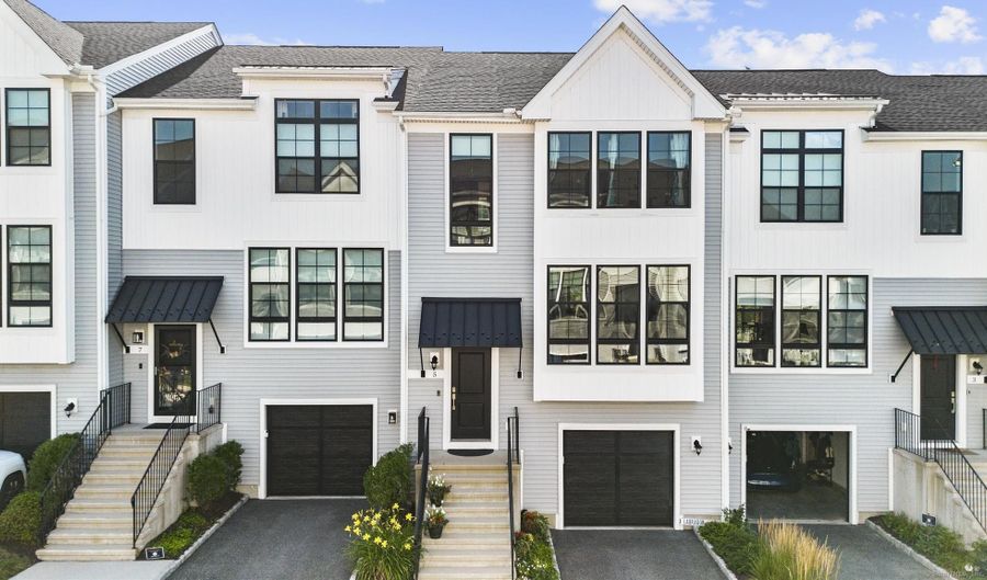 5 W Cross Trl 5, Danbury, CT 06810 - 3 Beds, 4 Bath