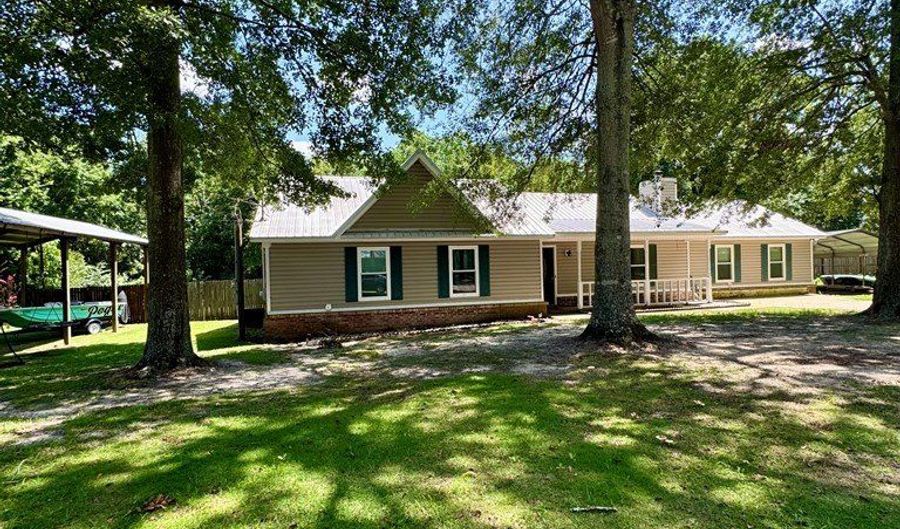 109 Pinehurst Dr, Ashford, AL 36312 - 3 Beds, 2 Bath