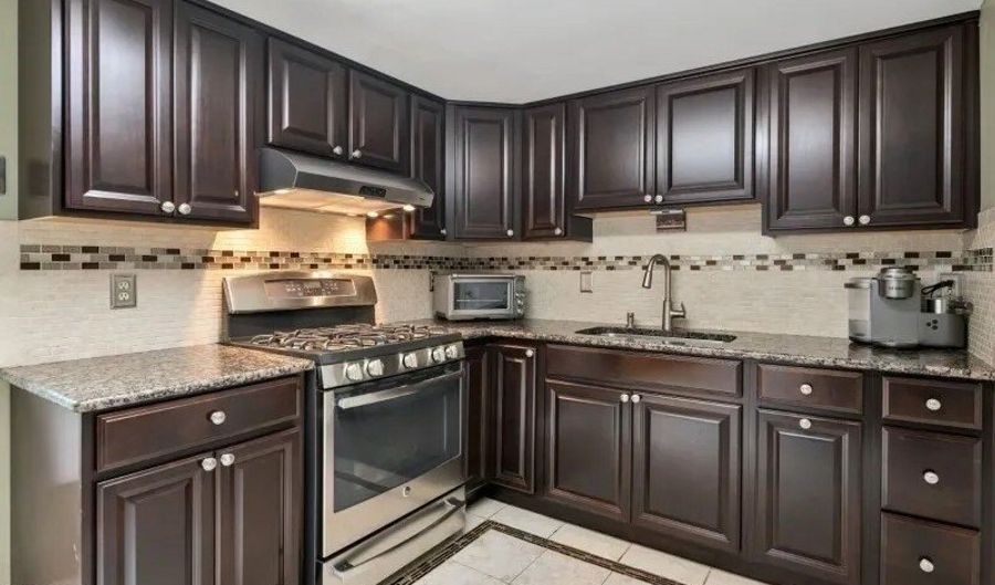 26 Harrison St B, Andover, NJ 07801 - 3 Beds, 1 Bath