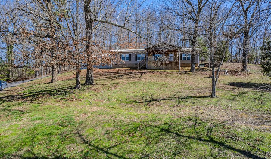 521 Old Mine Road Rd, Sweetwater, TN 37874 - 5 Beds, 4 Bath