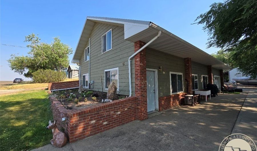 6 E Wabasha Ave, Baker, MT 59313 - 4 Beds, 2 Bath