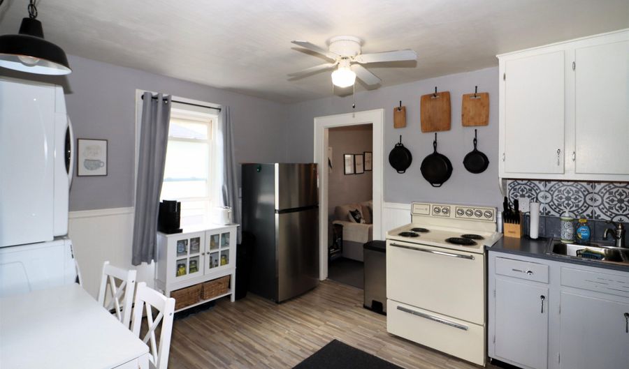 669 Hampshire St, Berlin, NH 03570 - 2 Beds, 1 Bath