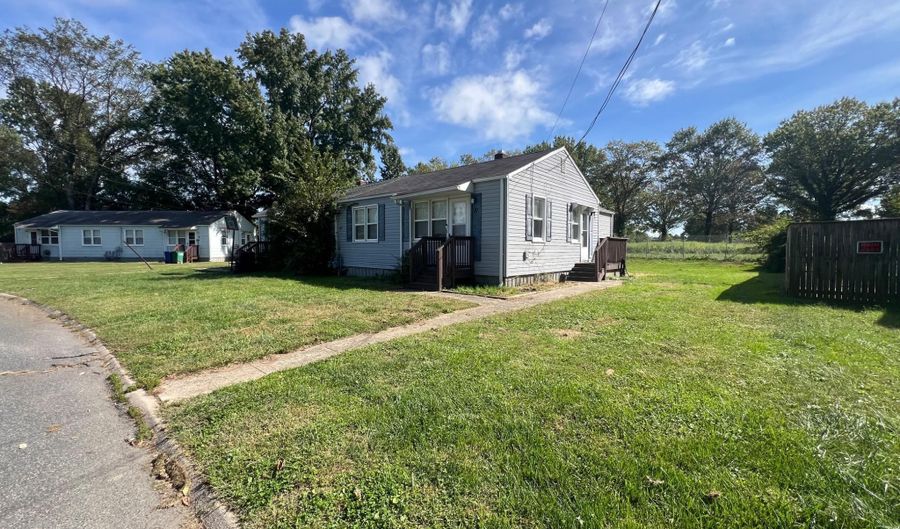 10 LIBERTY St, Aberdeen, MD 21001 - 3 Beds, 2 Bath