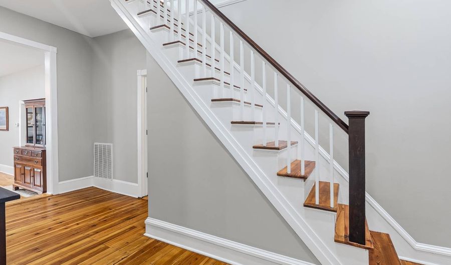 260 N Main St, Amherst, VA 24521 - 3 Beds, 4 Bath