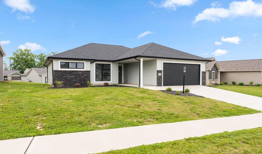 795 Sienna Ct, Angola, IN 46703 - 3 Beds, 2 Bath