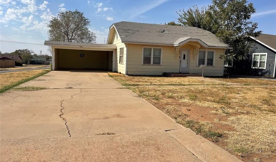 901 N Lee St, Altus, OK 73521 - 2 Beds, 1 Bath