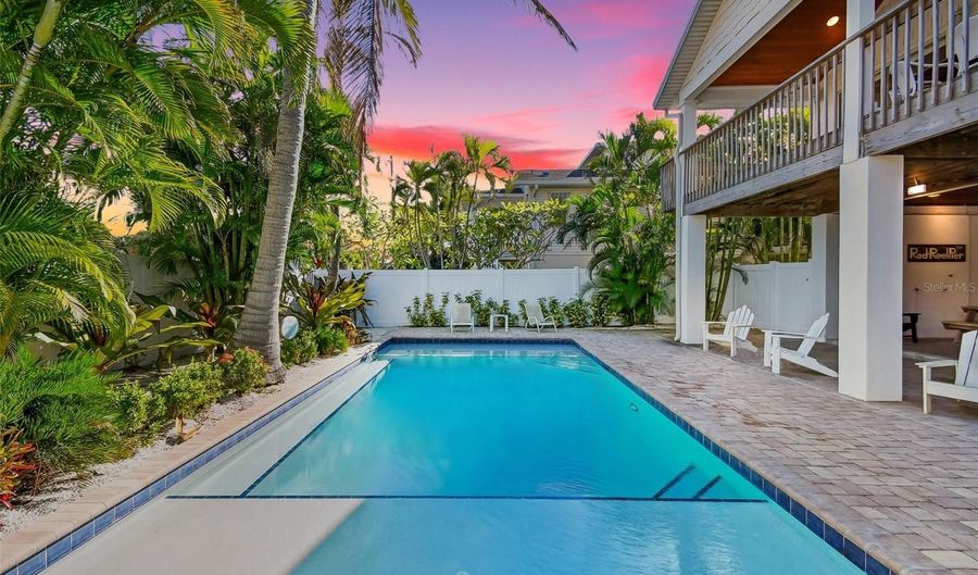 612 FERN St, Anna Maria, FL 34216 - 3 Beds, 2 Bath