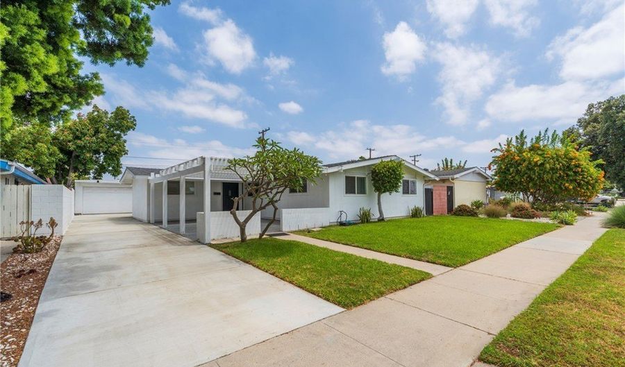 1925 W Beacon Ave, Anaheim, CA 92804 - 4 Beds, 2 Bath