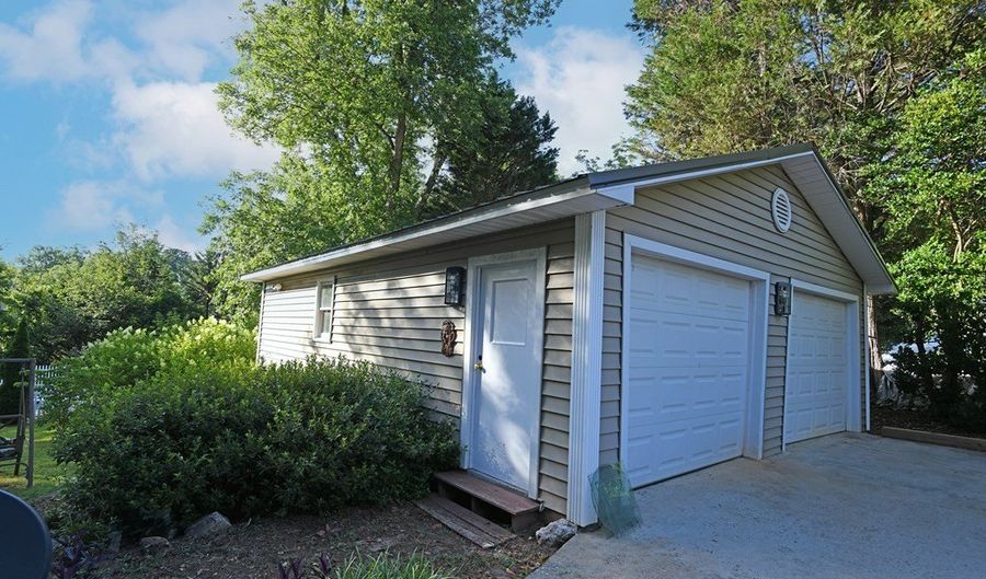 206 Pinckney St, Abbeville, SC 29620 - 4 Beds, 3 Bath