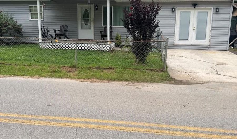 6051 Ky Rt 2030, Banner, KY 41603 - 3 Beds, 1 Bath