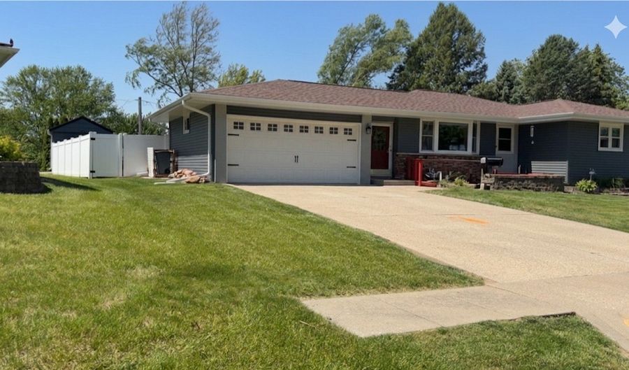 901 LINDA Dr, Atlantic, IA 50022 - 4 Beds, 2 Bath