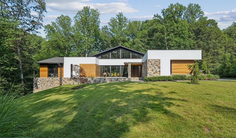 11013 RIVERWOOD Dr, Potomac, MD 20854 - 4 Beds, 4 Bath