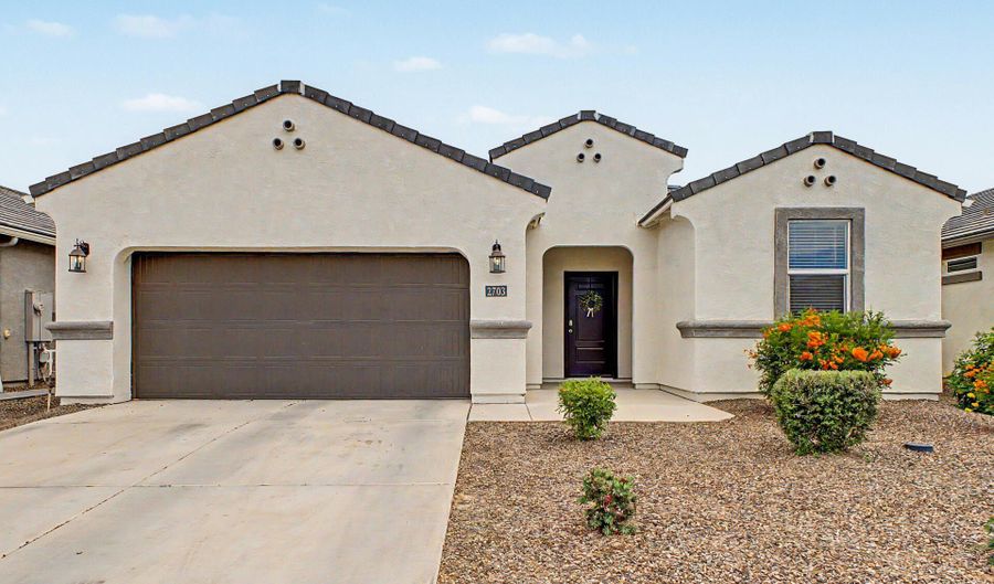 2703 W SEAVER Ave, Apache Junction, AZ 85120 - 3 Beds, 2 Bath