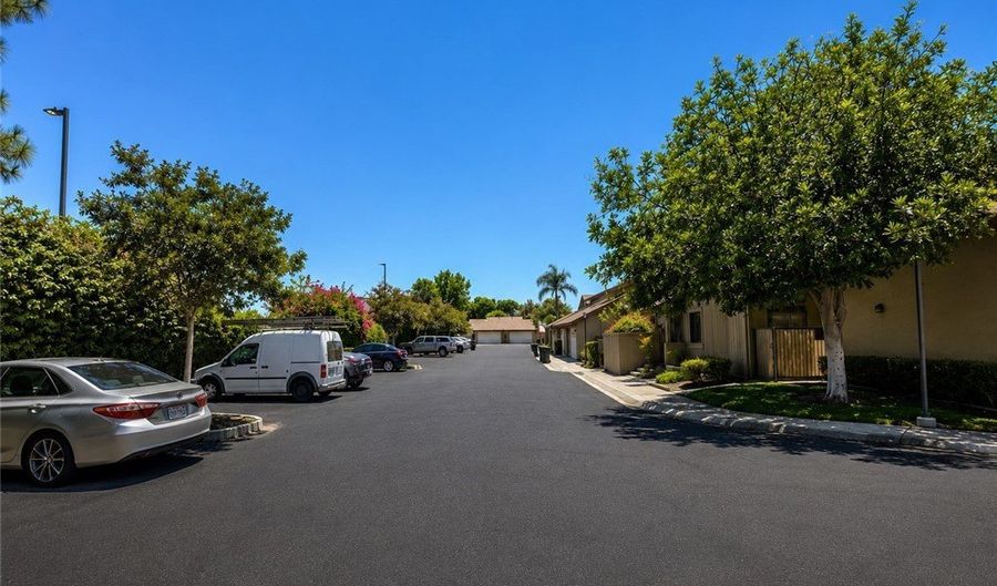918 S Laurelwood 2, Anaheim, CA 92806 - 3 Beds, 3 Bath