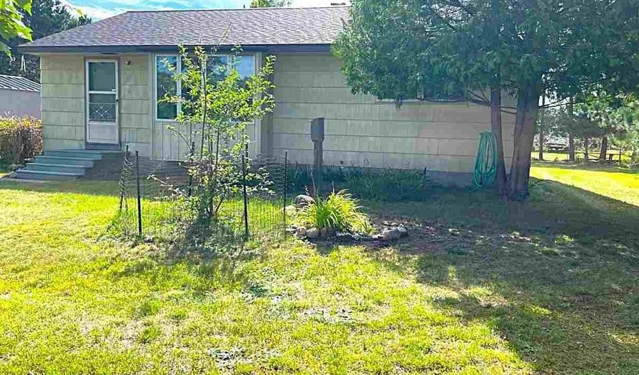 10 Elm Blvd, Babbitt, MN 55706 - 2 Beds, 1 Bath