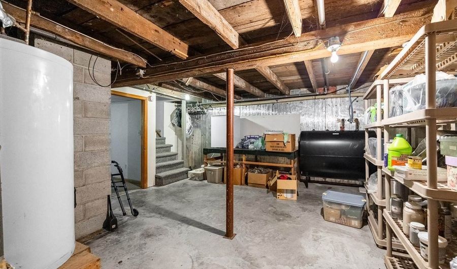 1502 Essex St, Bangor, ME 04401 - 3 Beds, 2 Bath