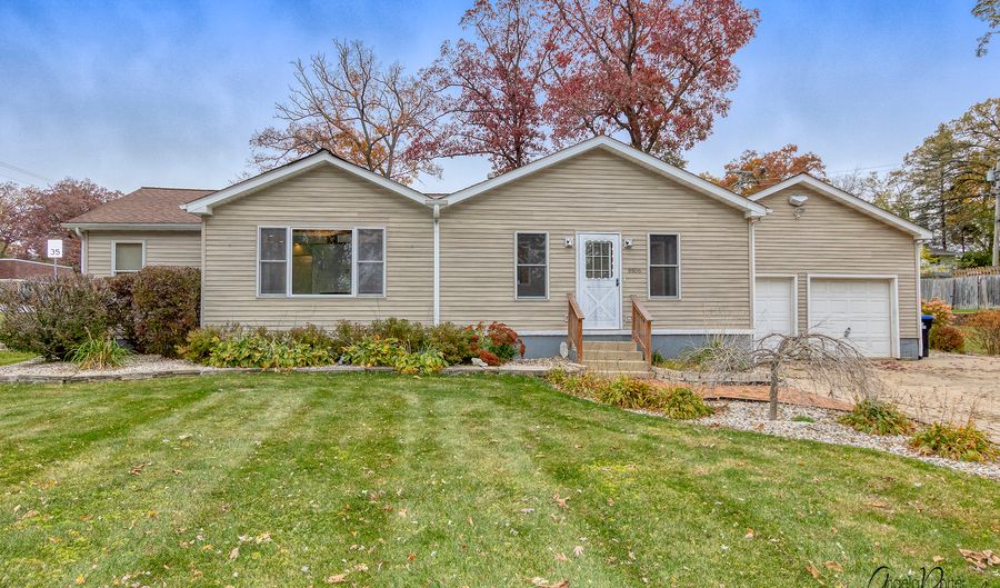 8806 Memory Trl, Wonder Lake, IL 60097 - 3 Beds, 2 Bath