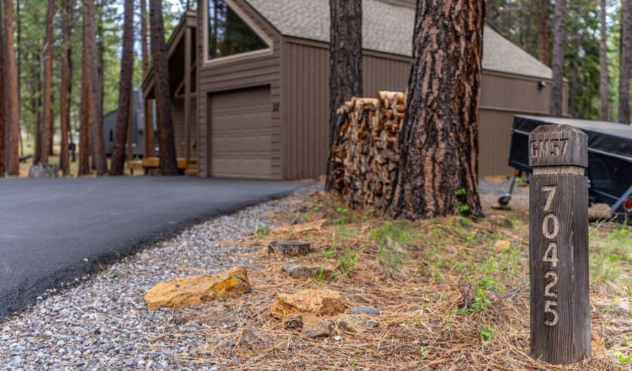 70425 Twistedstock, Black Butte Ranch, OR 97759 - 3 Beds, 3 Bath