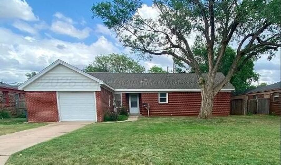 2103 PARKER St, Amarillo, TX 79109 - 3 Beds, 2 Bath