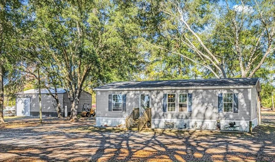 4506 10th St, Bell, FL 32619 - 3 Beds, 2 Bath