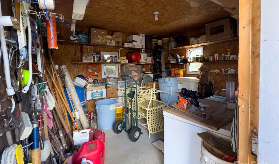 3059 NC 261 Hwy, Bakersville, NC 28705 - 2 Beds, 2 Bath