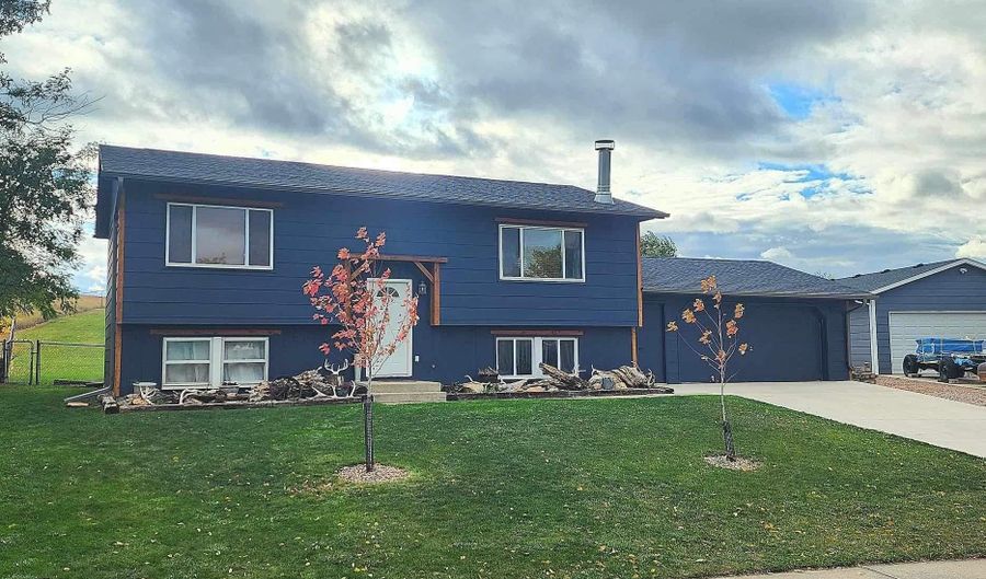 5809 W Elmwood Dr, Blackhawk, SD 57718 - 3 Beds, 3 Bath